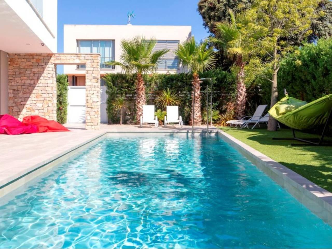 Casa Adosada de 4 Dormitorios en venta en Cambrils