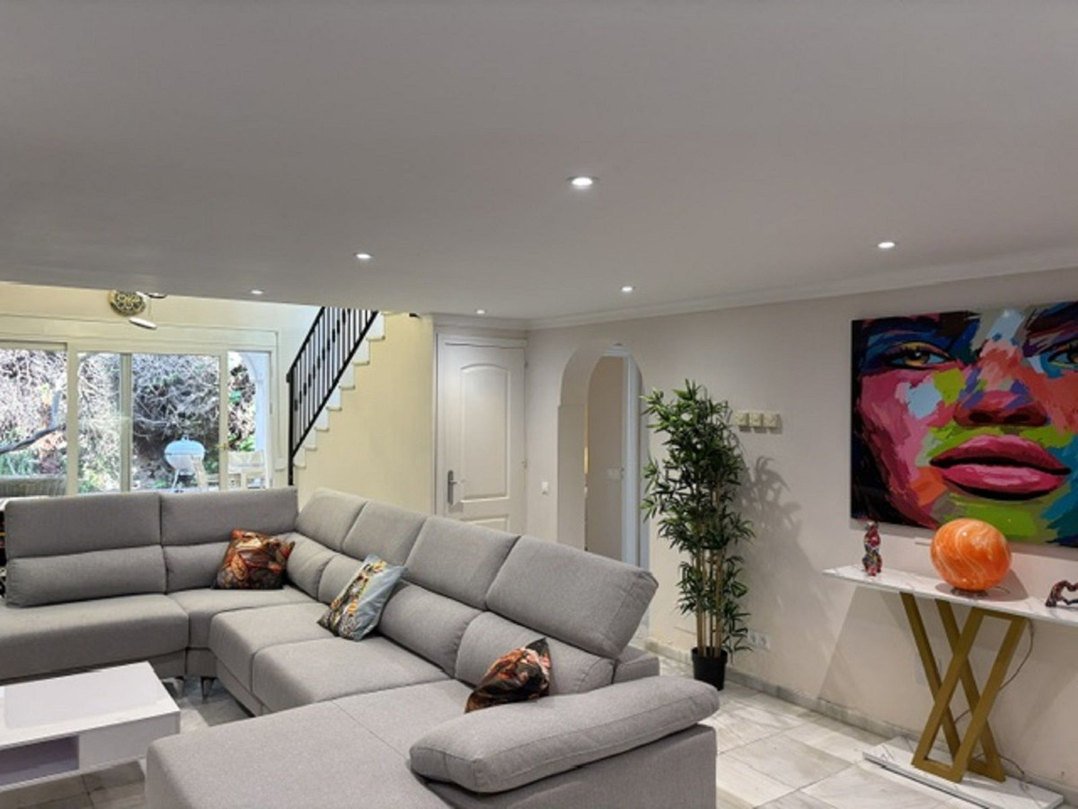 Casa de 4 Dormitorios y 2 Baños en venta en Marbella