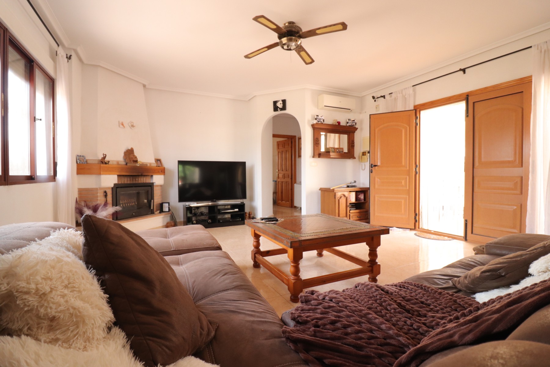 Casa de 3 Dormitorios y 2 Baños en venta en Formentera del Segura