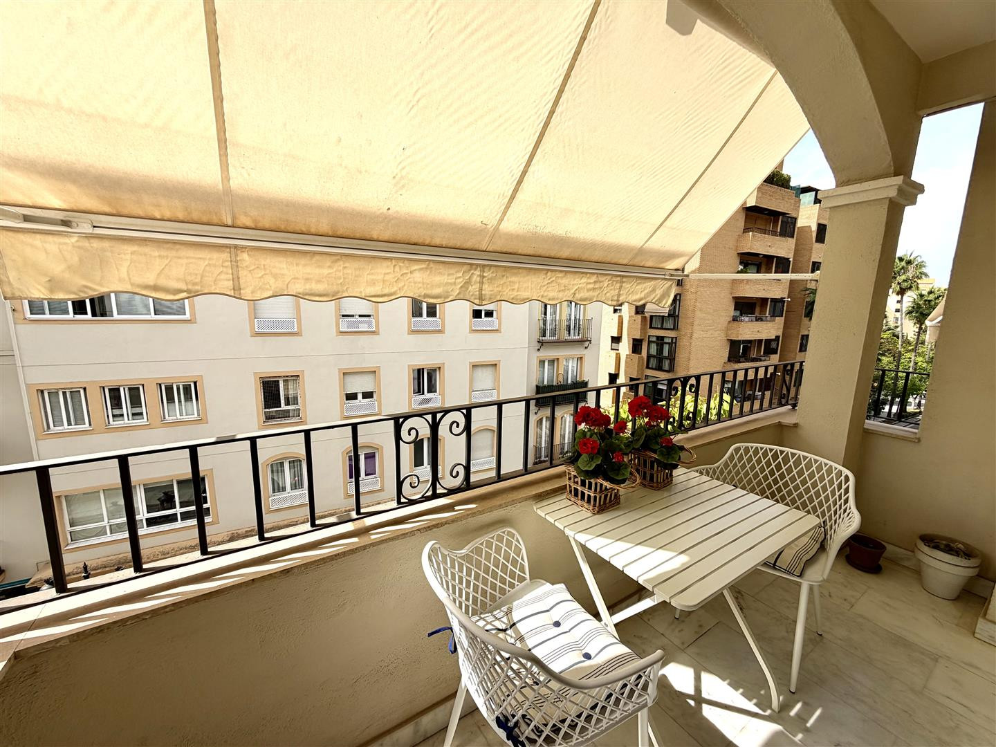 Piso de 2 Dormitorios y 2 Baños en venta en Marbella Centro