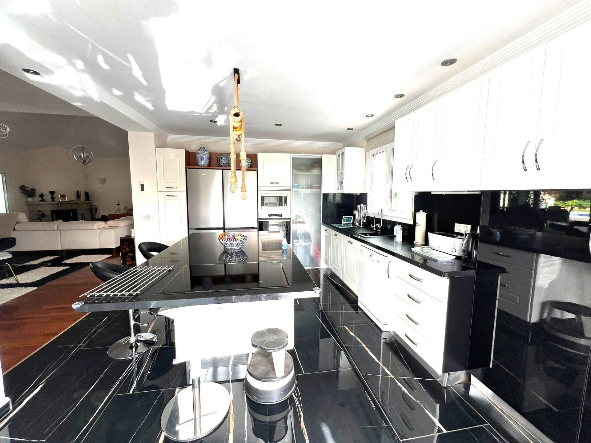 Casa de 6 Dormitorios en venta en Mijas