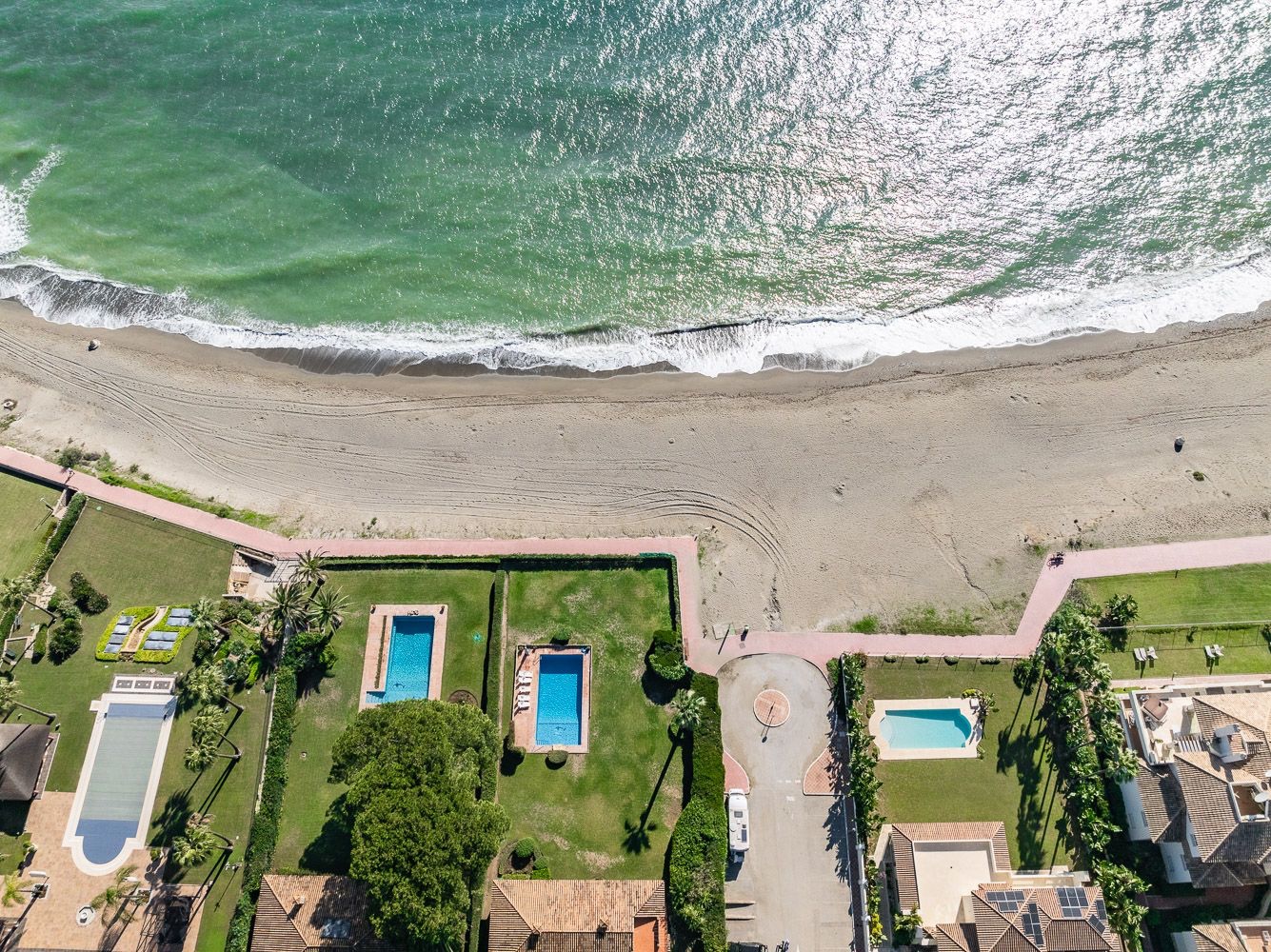 Casa de 5 Dormitorios en venta en Nueva Milla de Oro, Estepona