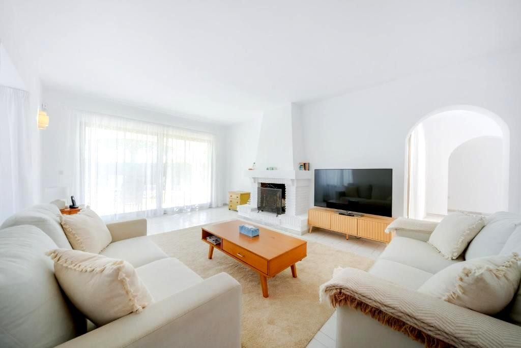 Casa de 5 Dormitorios y 4 Baños en venta en Mijas Pueblo