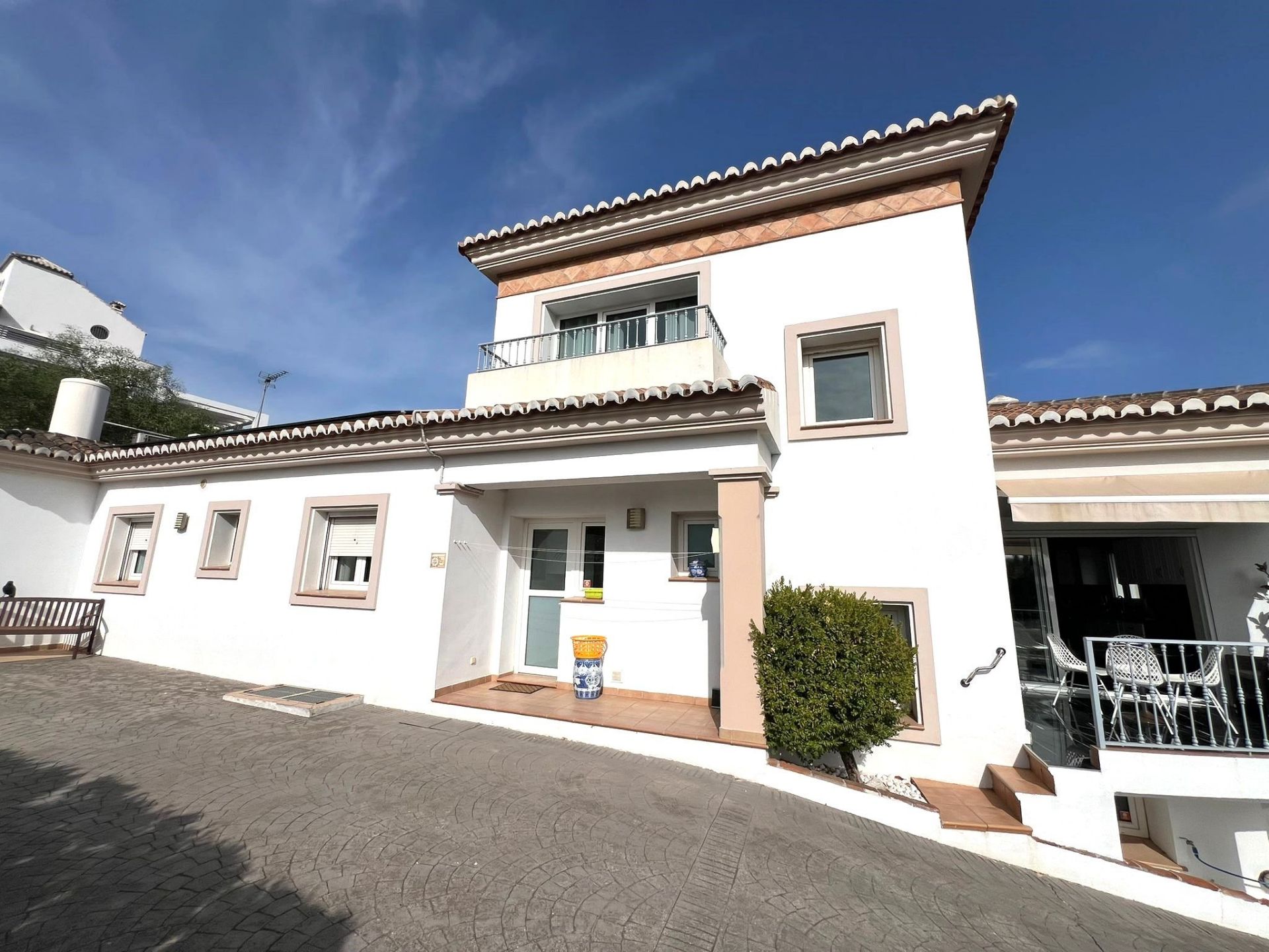 Casa de 6 Dormitorios en venta en Mijas