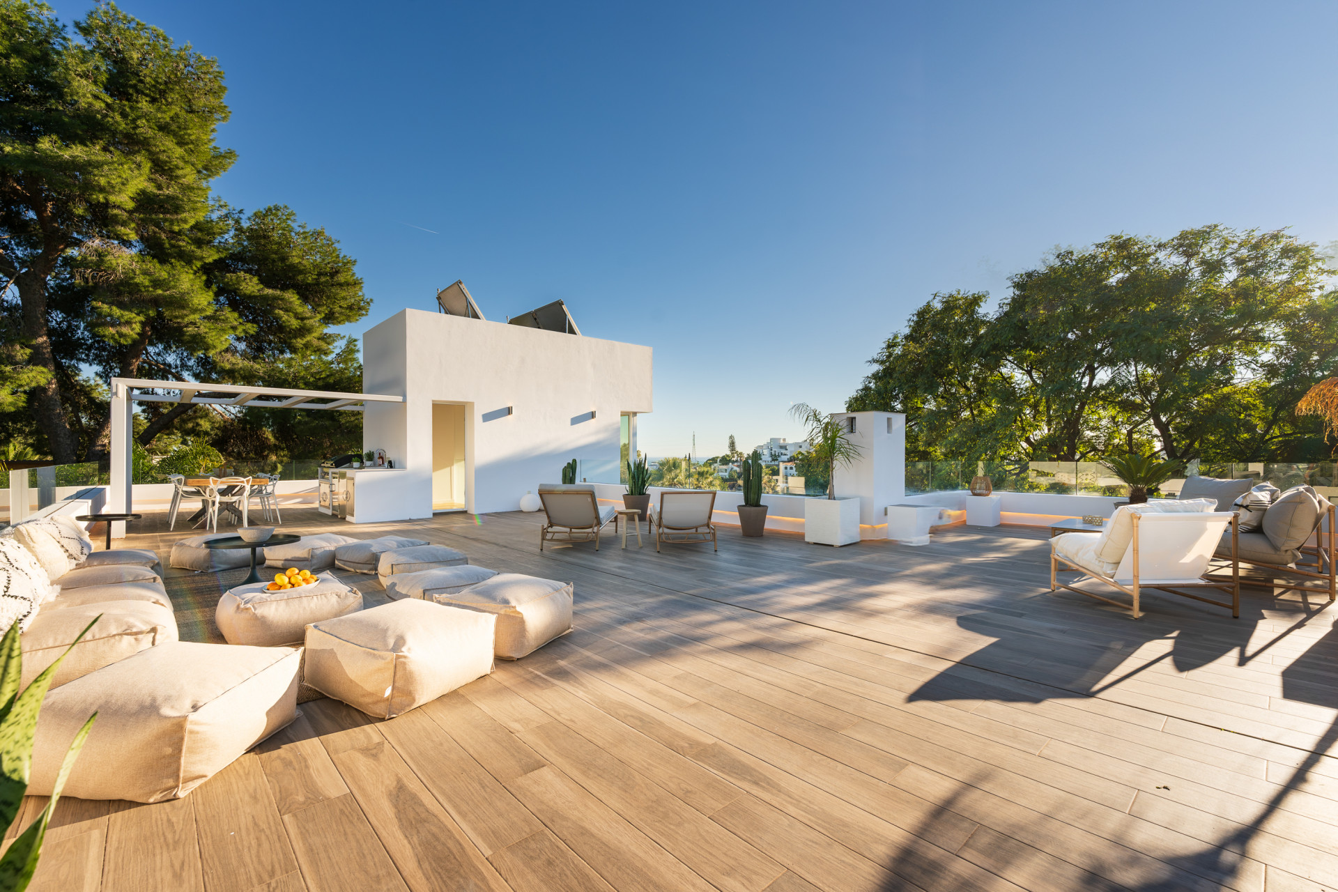 Casa de 6 Dormitorios y 6 Baños en venta en Nueva Andalucía, Marbella