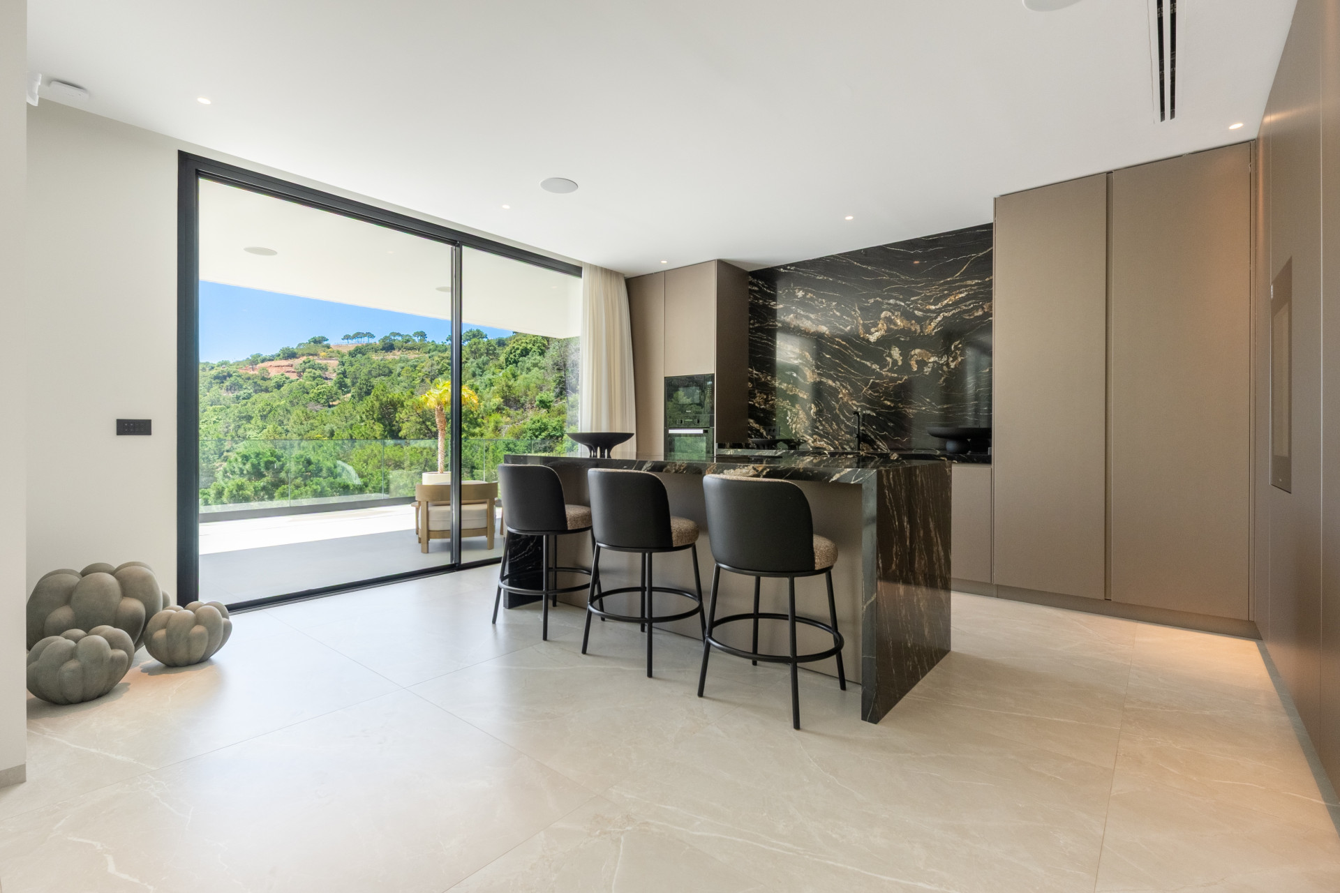 Casa de 8 Dormitorios y 8 Baños en venta en Monte Mayor, Benahavís