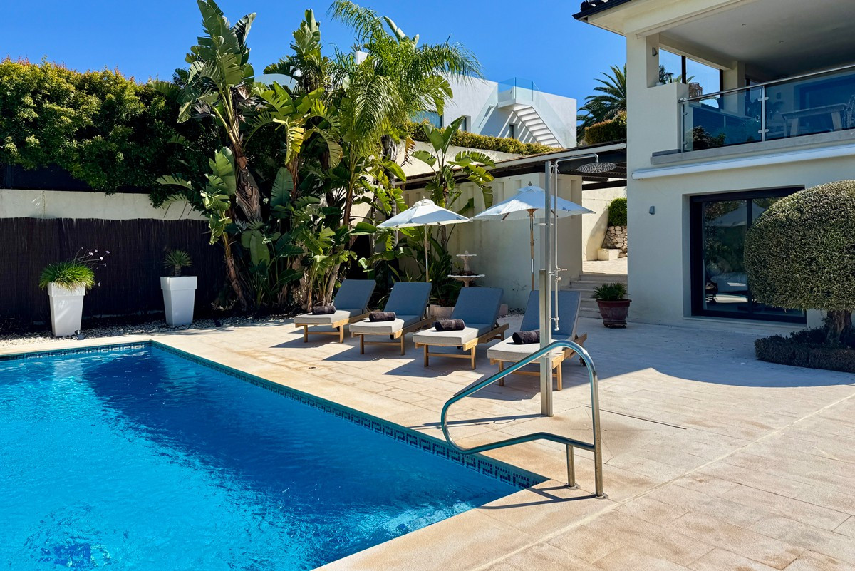Casa de 5 Dormitorios en venta en Nueva Andalucía, Marbella