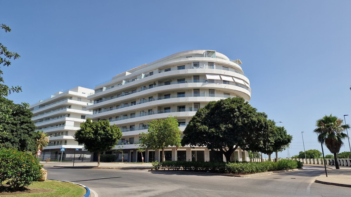 Piso de 3 Dormitorios y 2 Baños en venta en Nueva Andalucía, Marbella