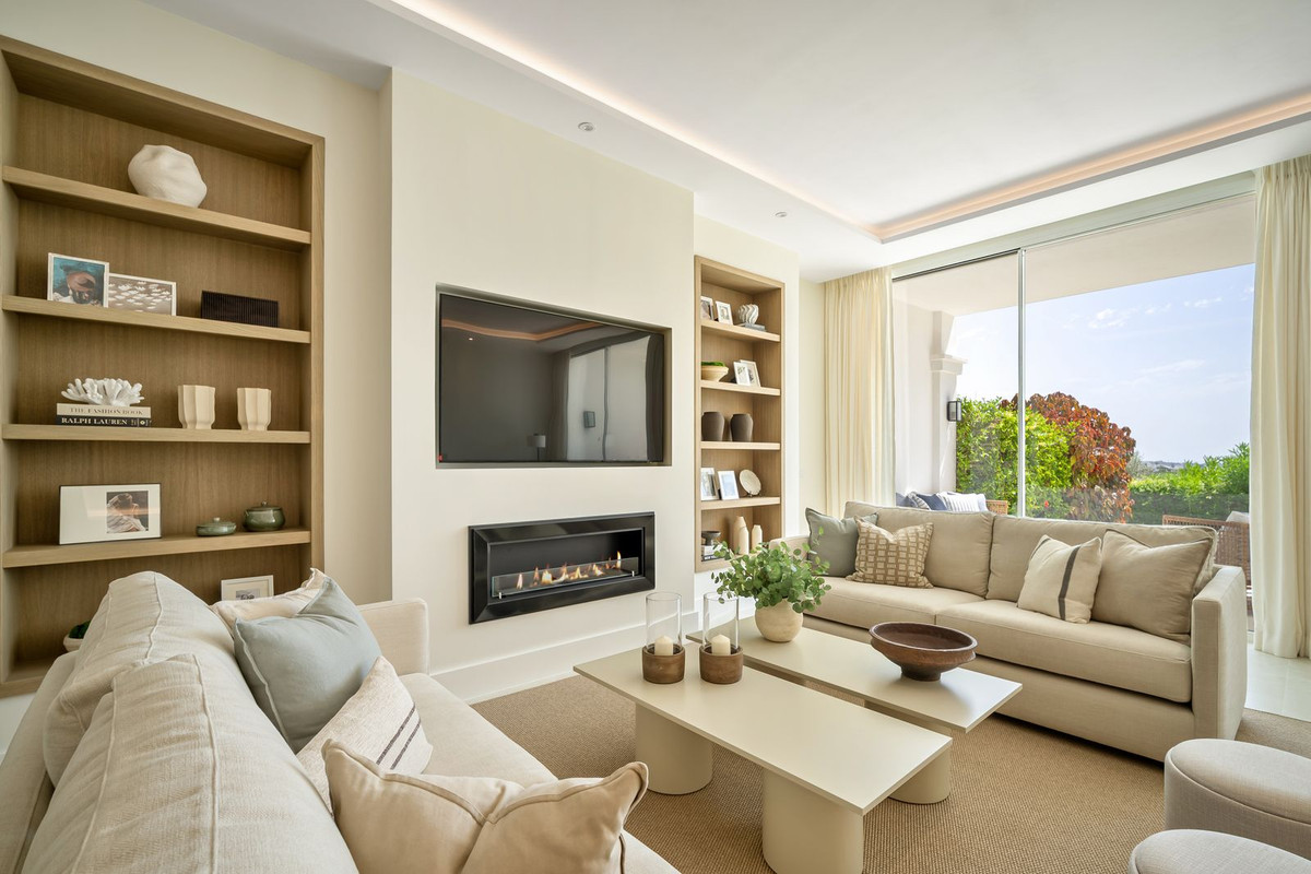 Casa Adosada de 4 Dormitorios y 4 Baños en venta en La Quinta, Benahavís