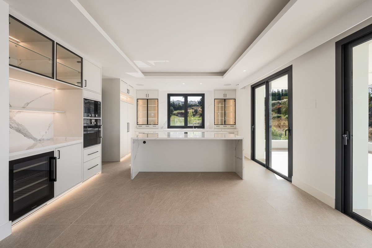 Casa de 4 Dormitorios en venta en Estepona