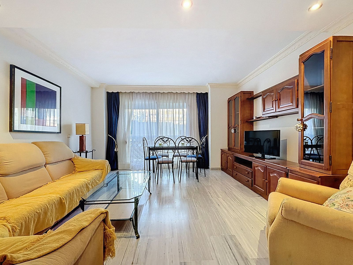 Piso de 2 Dormitorios y 1 Baño en venta en San Pedro de Alcántara