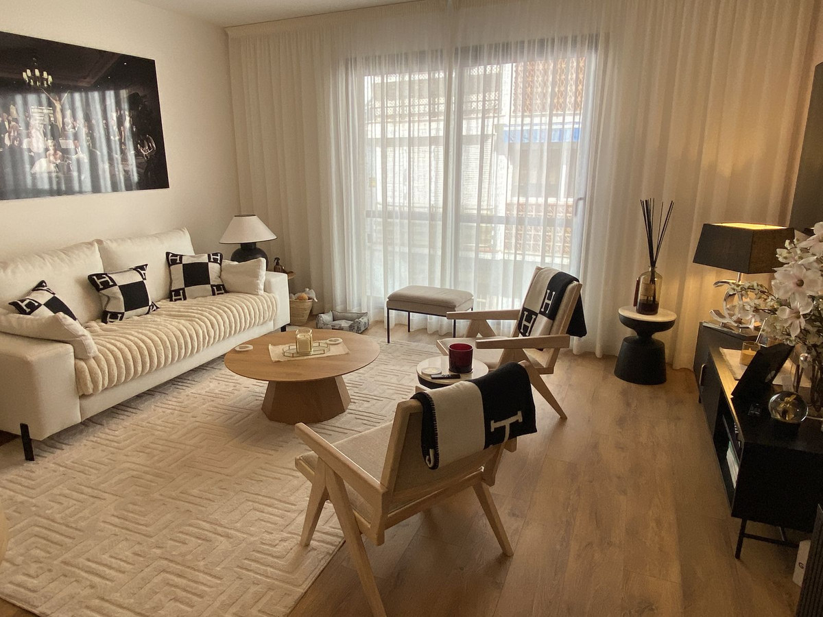 Piso de 2 Dormitorios y 2 Baños en venta en Estepona