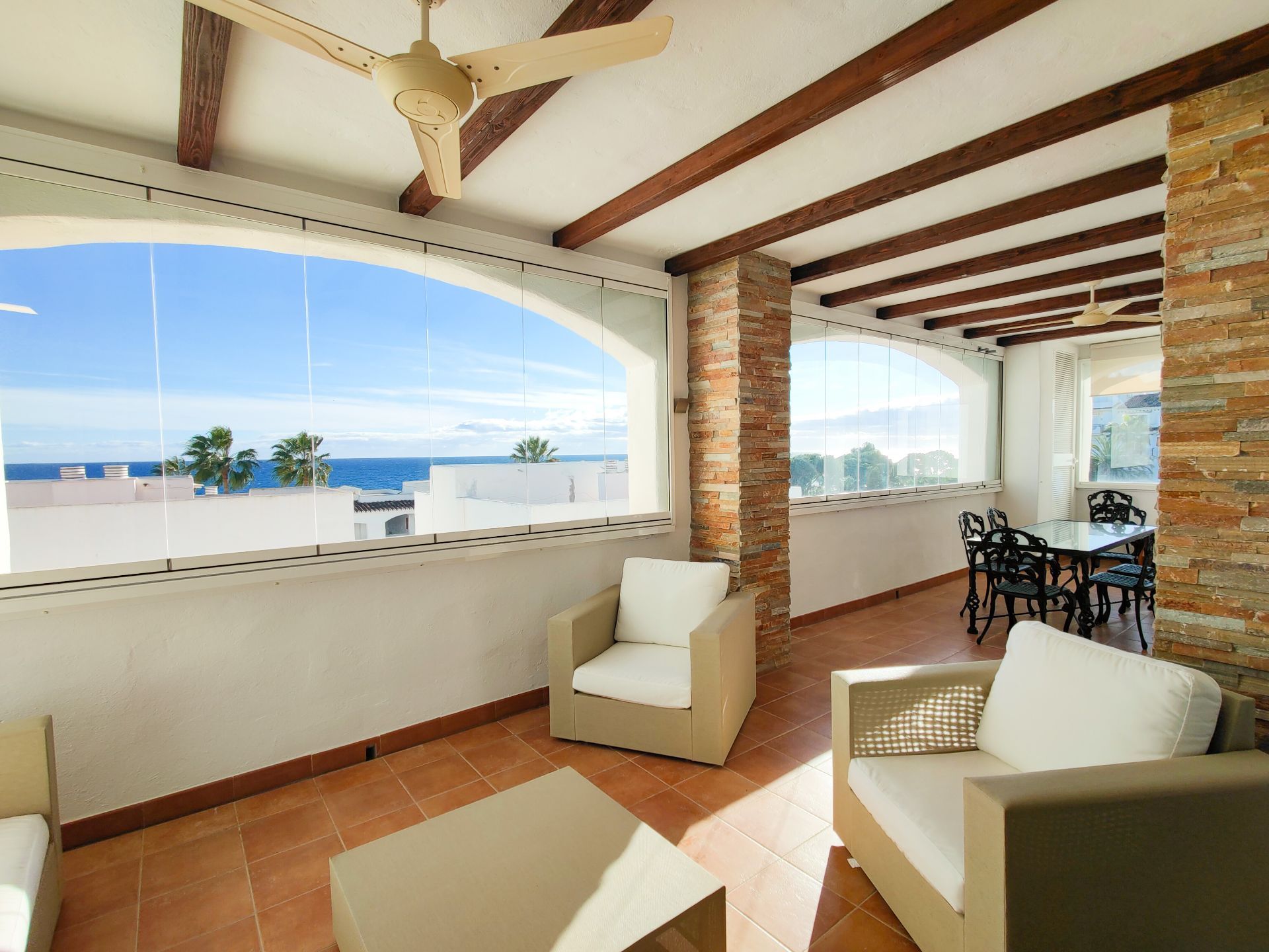 Piso de 4 Dormitorios en venta en Nueva Andalucía, Marbella