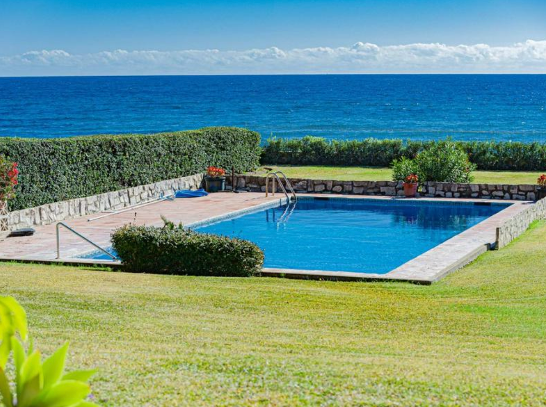 Casa de 5 Dormitorios en venta en Nueva Milla de Oro, Estepona