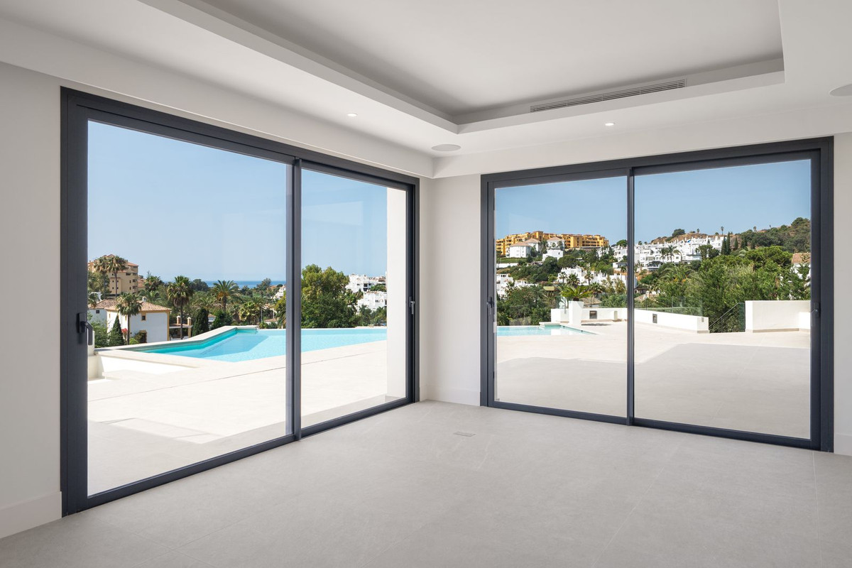 Casa de 4 Dormitorios en venta en Estepona