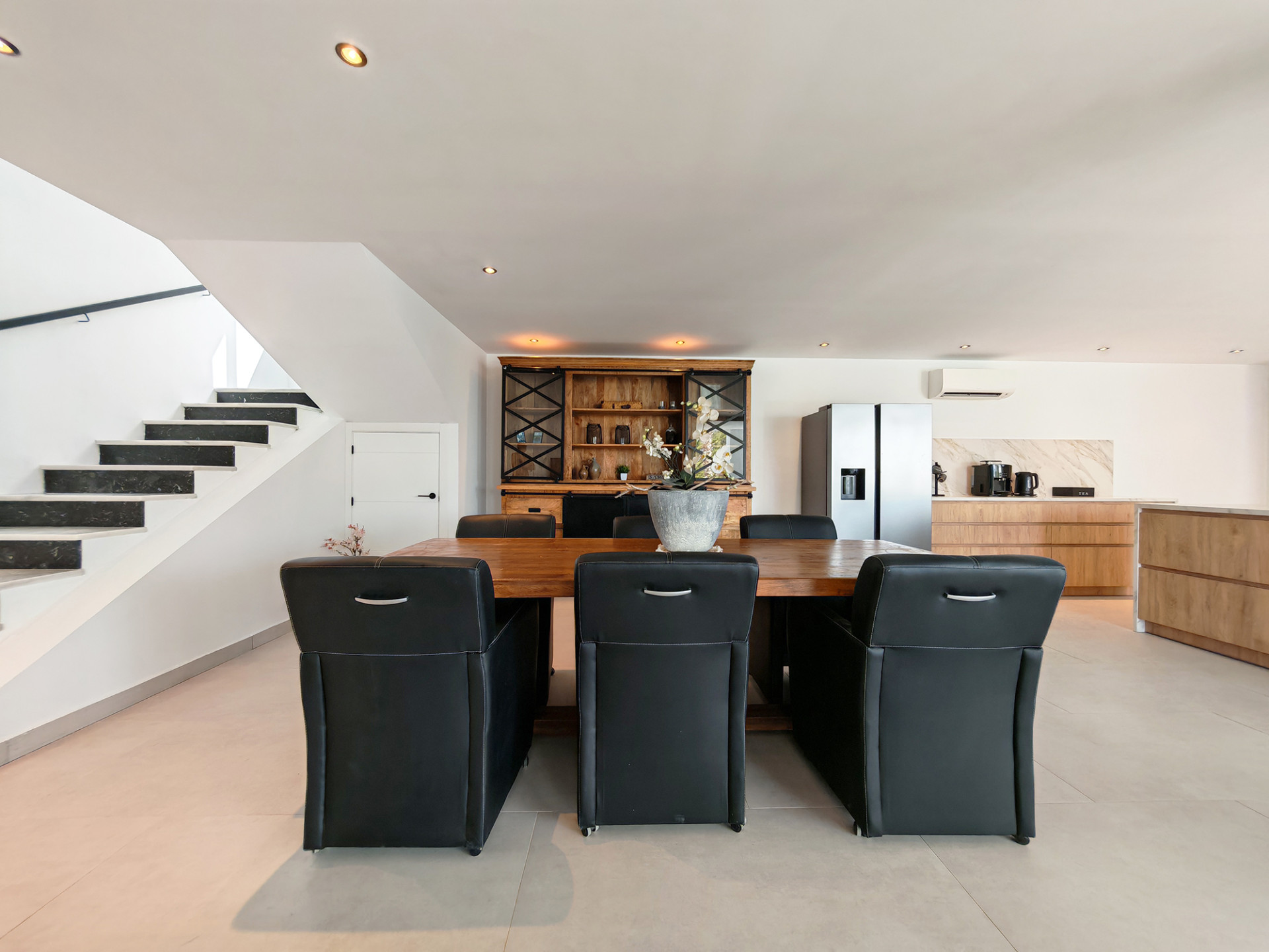 8 спални, 4 бани - Вила за продажба в Elviria, Marbella
