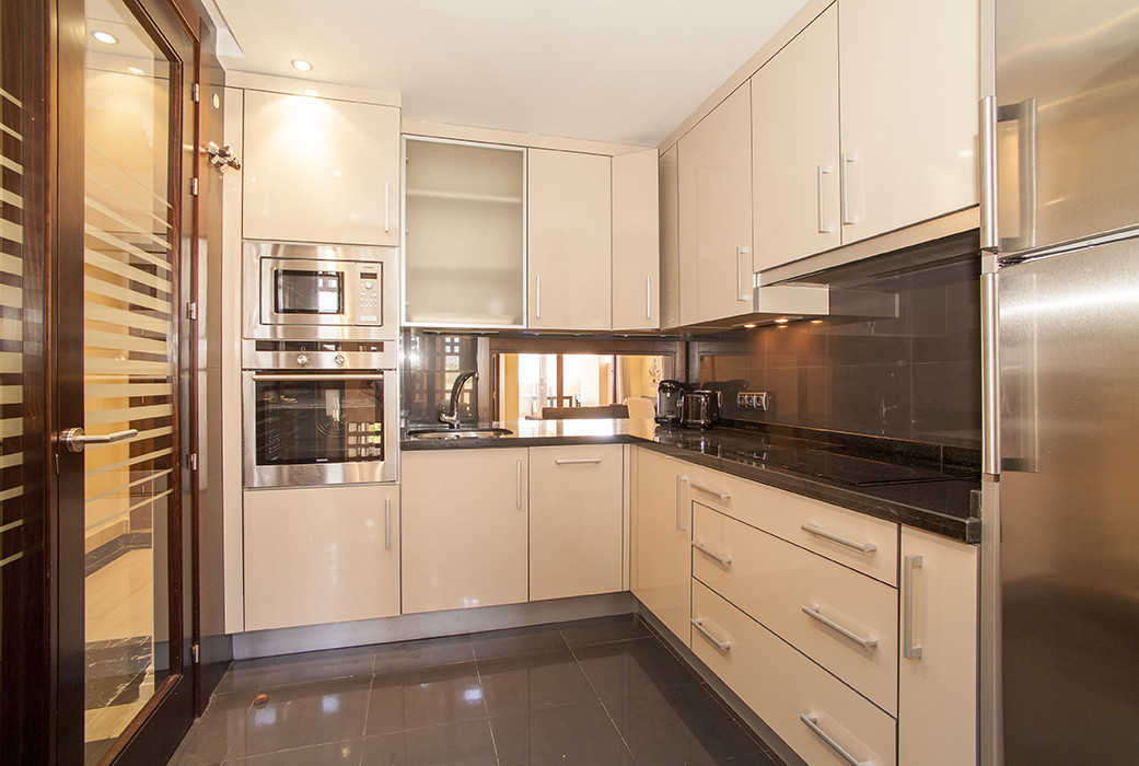 Piso de 2 Dormitorios en venta en Estepona