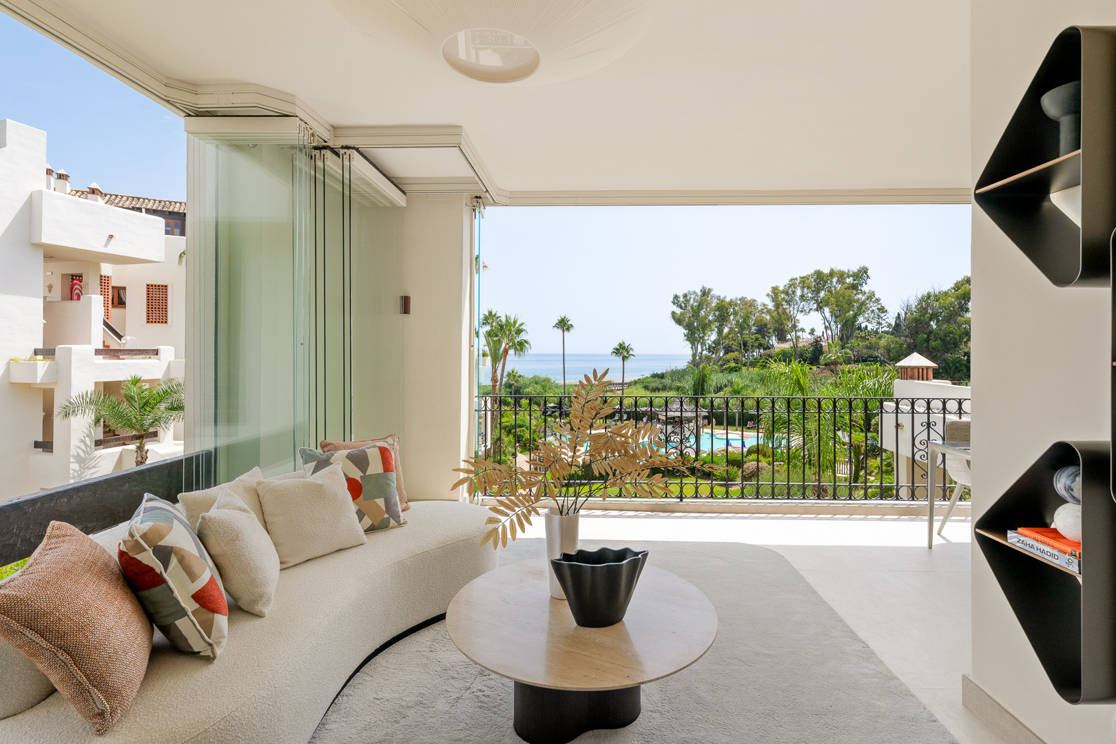 Piso de 3 Dormitorios y 2 Baños en venta en Estepona
