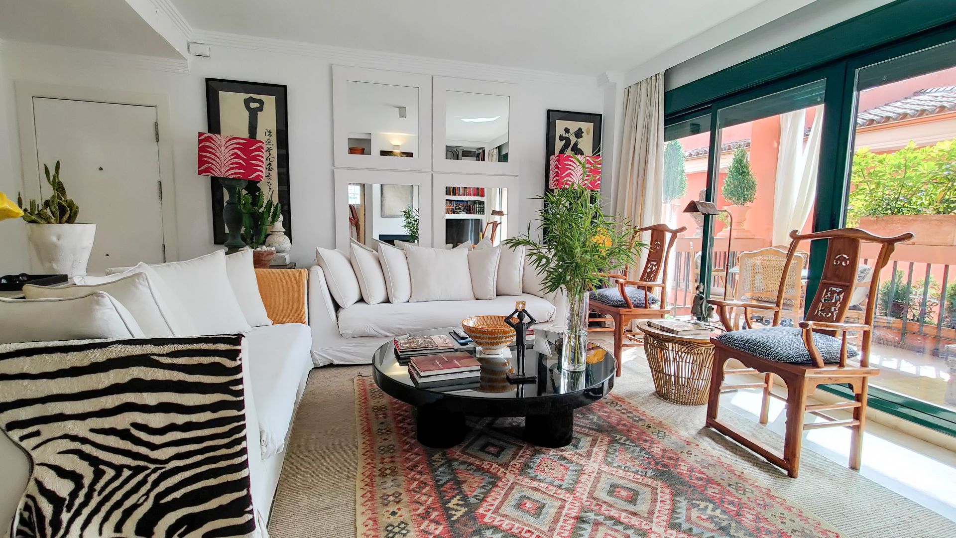 Piso de 2 Dormitorios en venta en Cabopino, Marbella