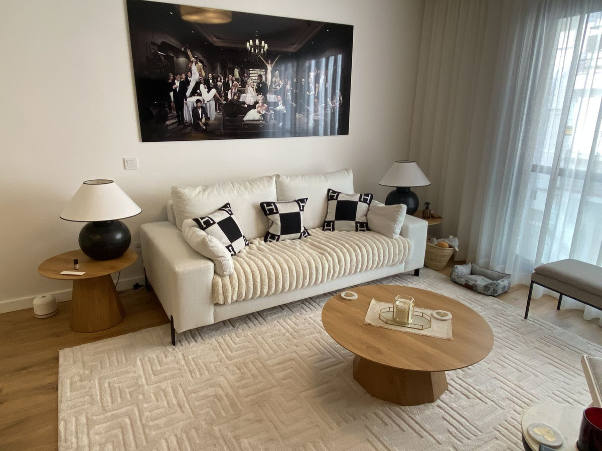 Piso de 2 Dormitorios y 2 Baños en venta en Estepona