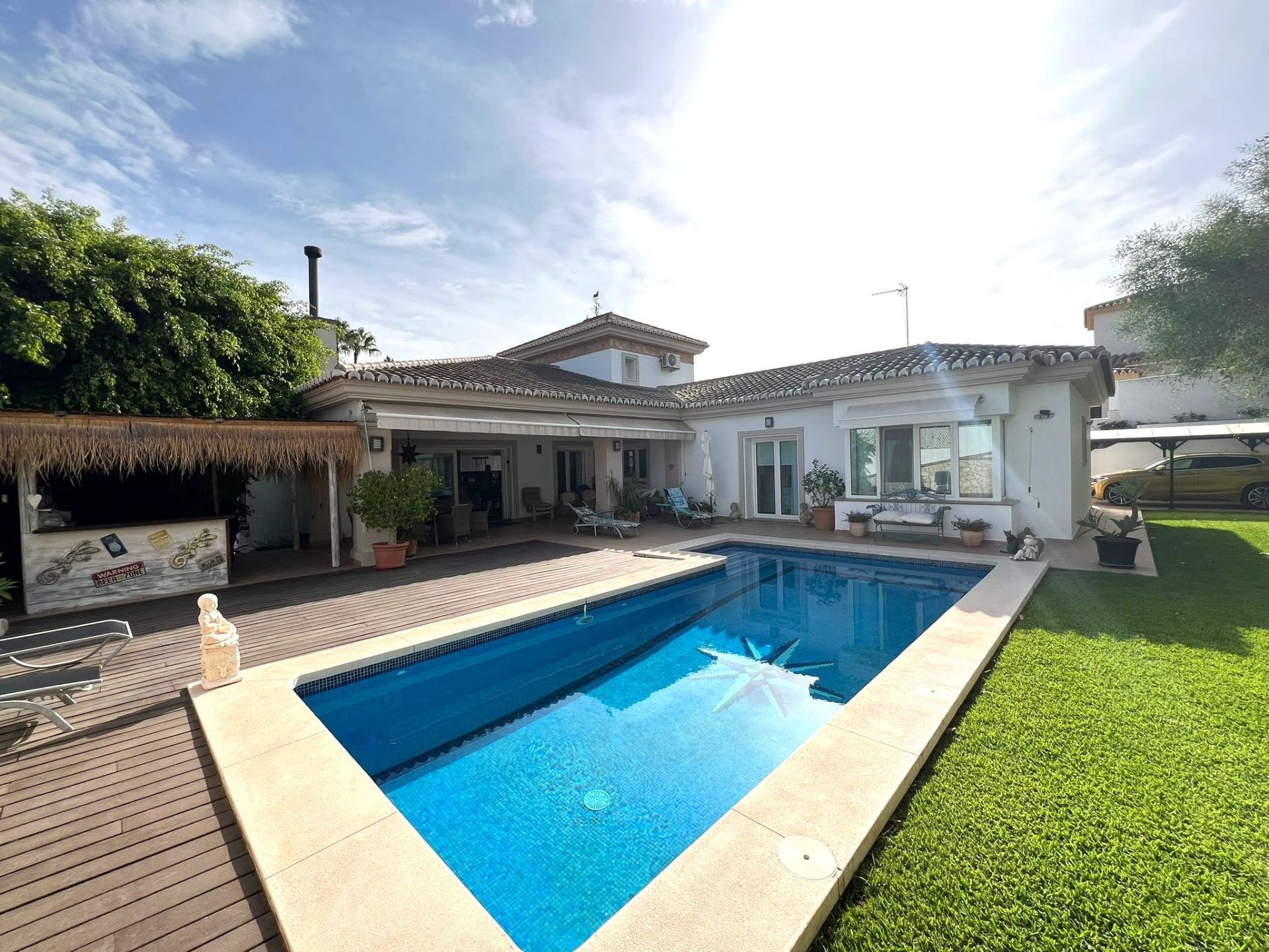 Casa de 6 Dormitorios en venta en Mijas
