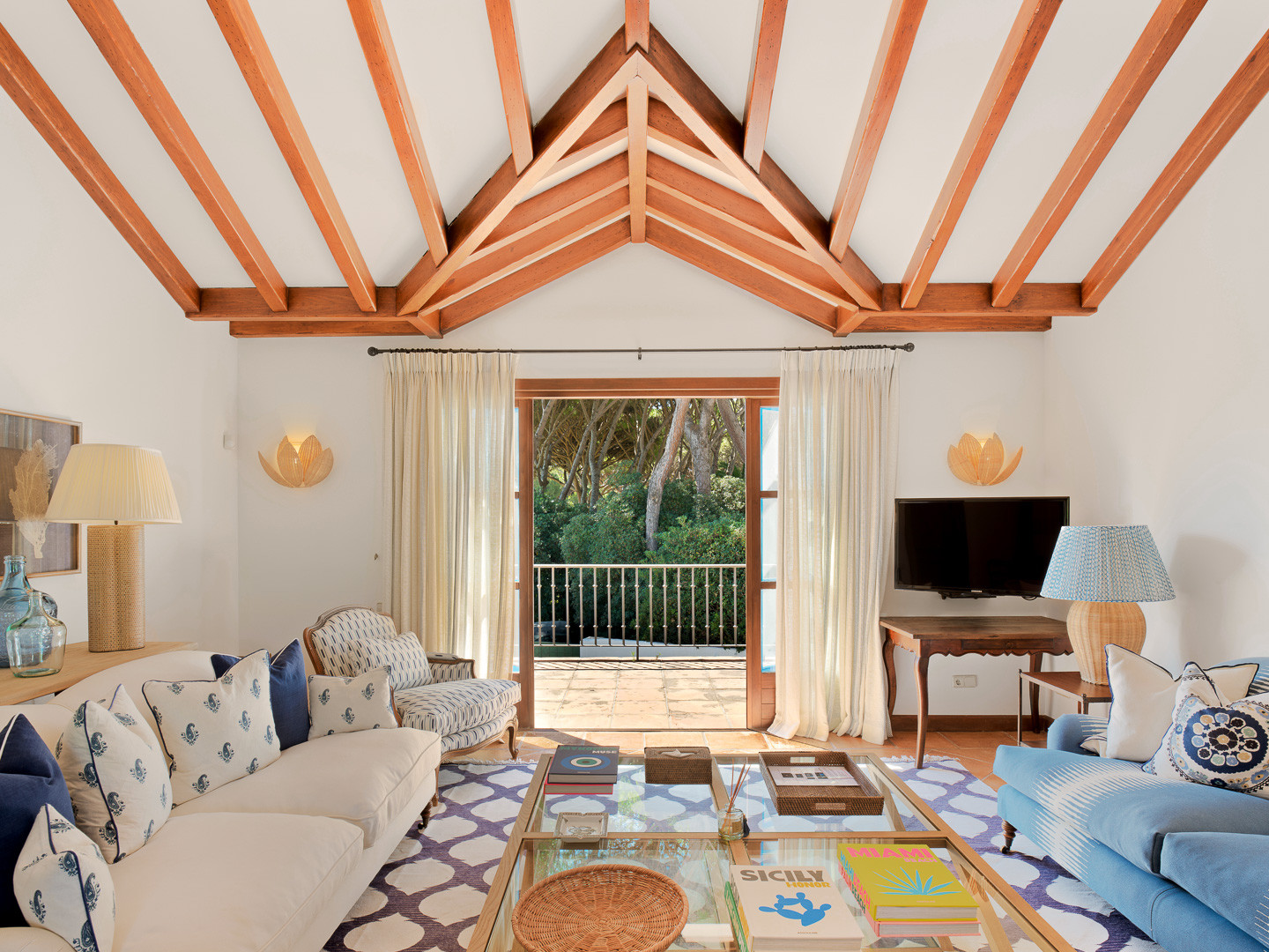 Casa de 9 Dormitorios en venta en Milla de Oro, Marbella
