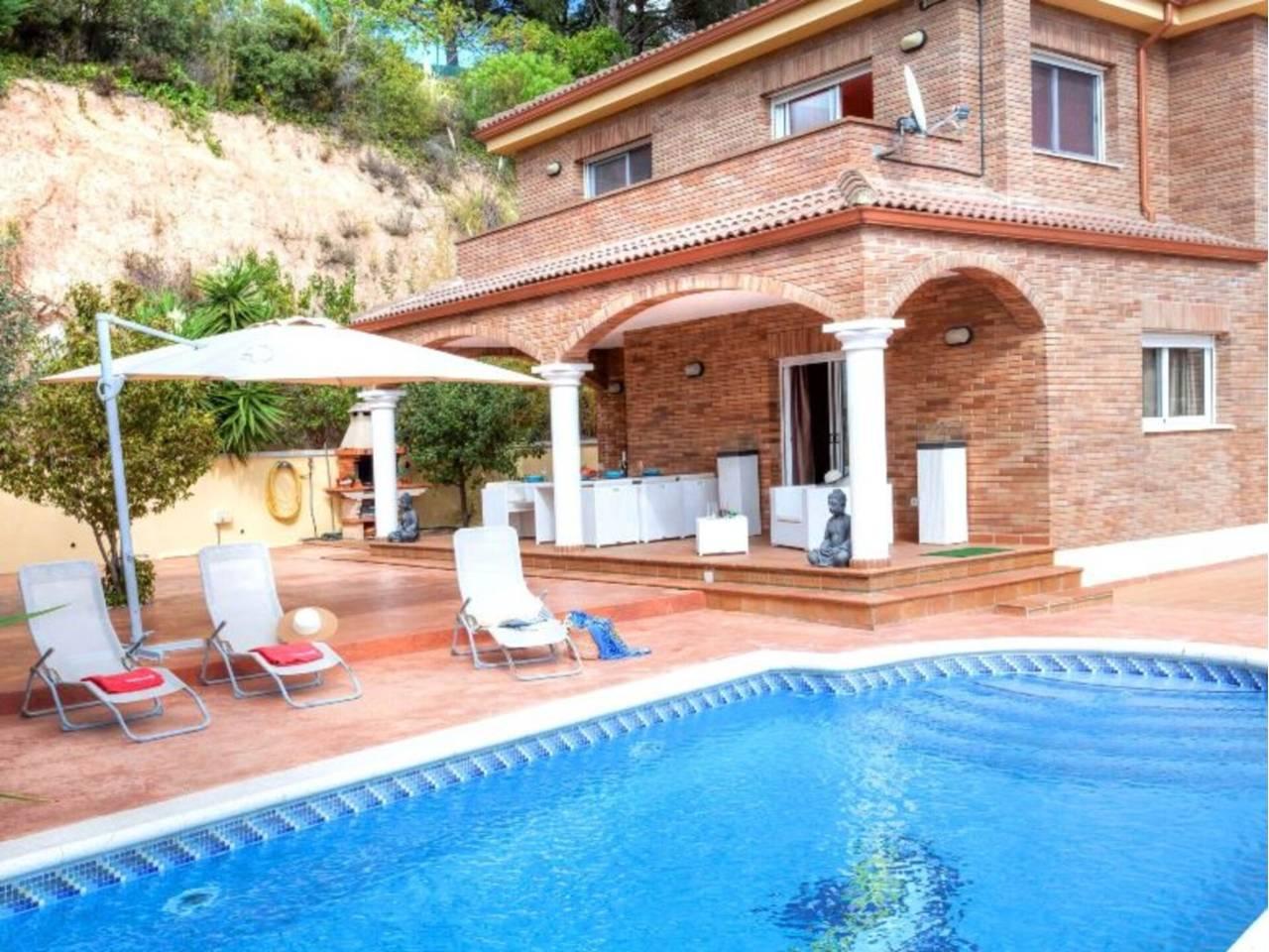 Casa Adosada de 3 Dormitorios en venta en Lloret de Mar