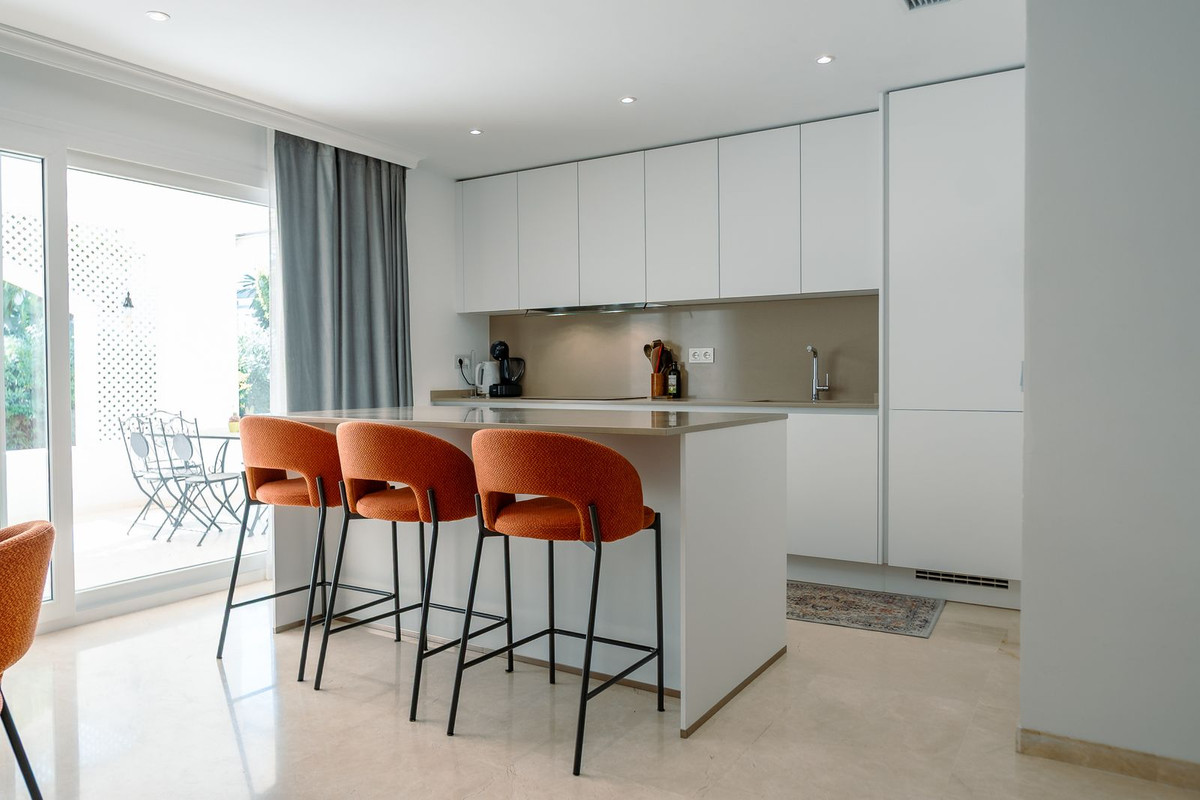 Piso de 3 Dormitorios y 3 Baños en venta en Estepona