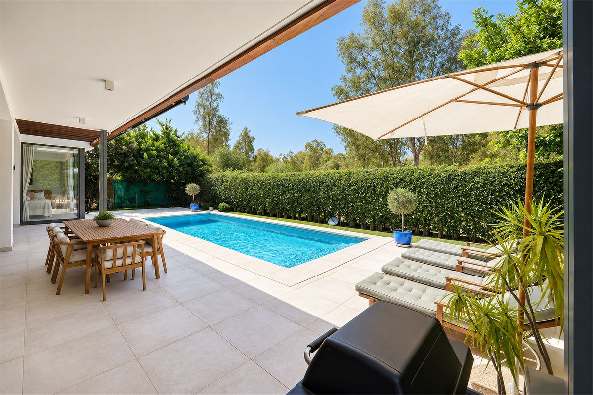 Casa de 4 Dormitorios en venta en Estepona