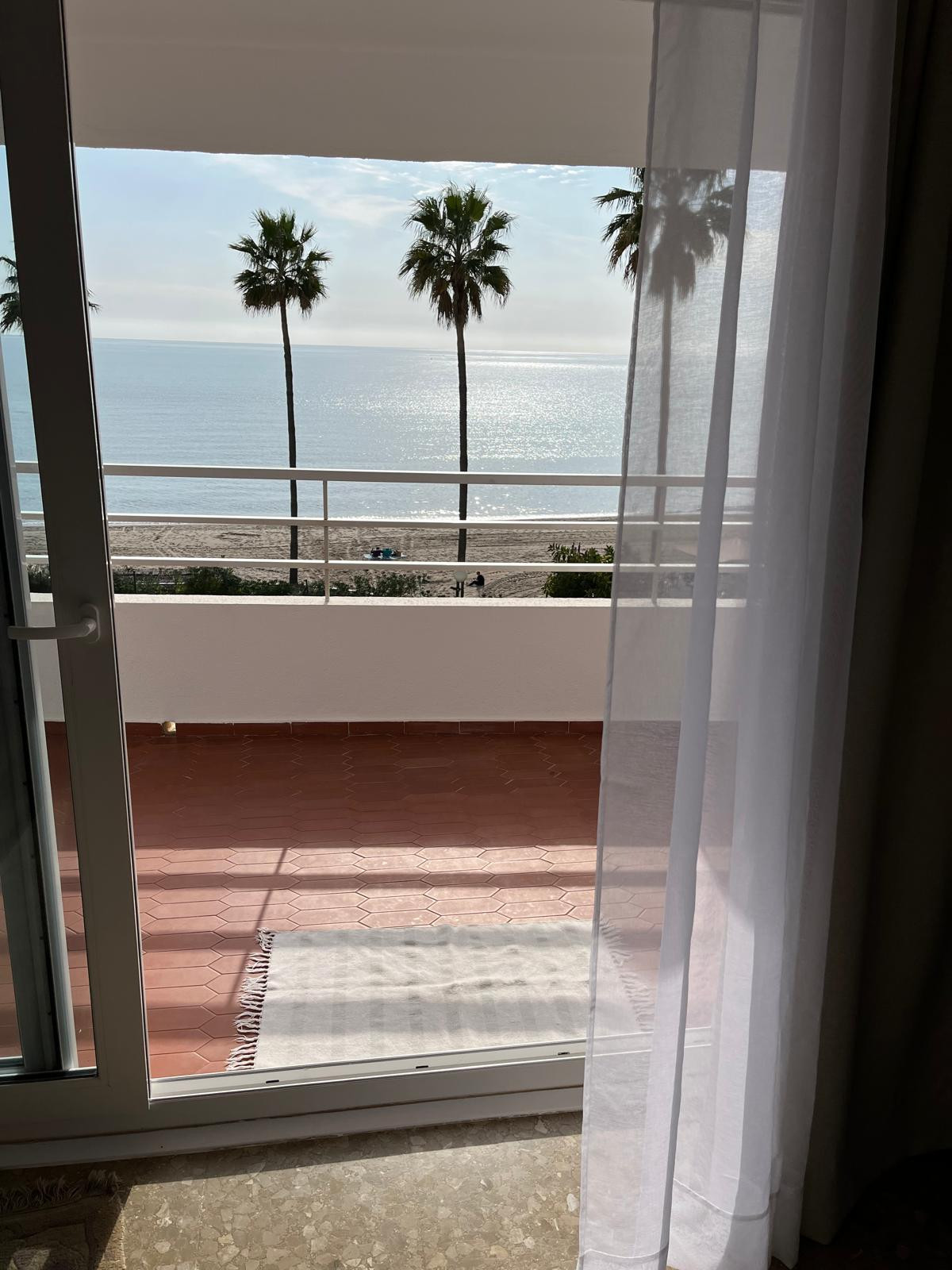 Piso de 1 Dormitorio y 1 Baño en venta en Calahonda, Mijas