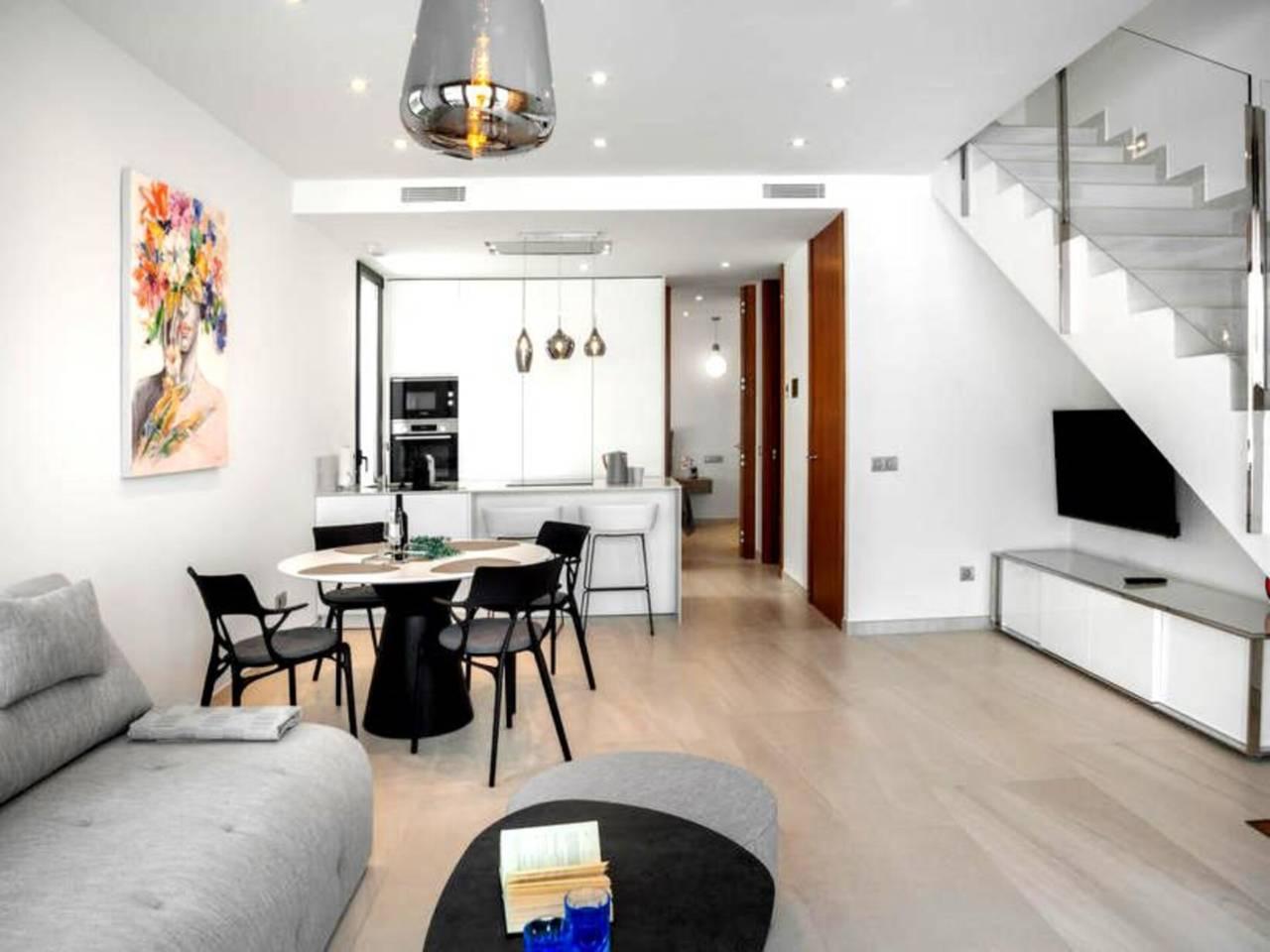 Casa Adosada de 3 Dormitorios y 3 Baños en venta en Benidorm Centro Urbano