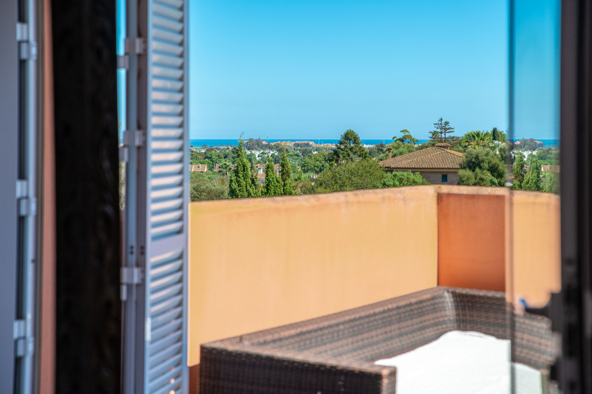 Casa de 5 Dormitorios y 4 Baños en venta en Sotogrande