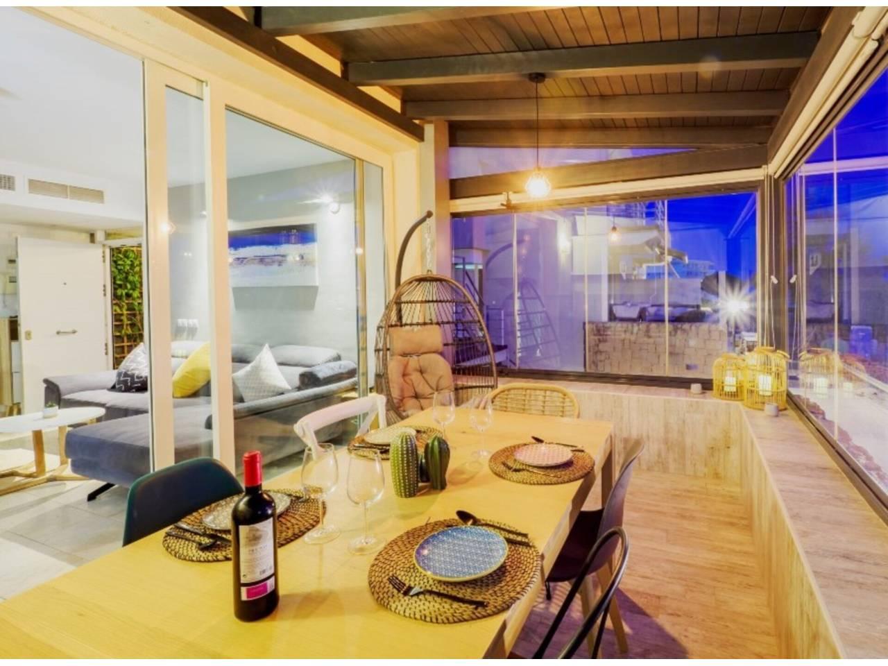 Casa Adosada de 4 Dormitorios y 3 Baños en venta en Fuengirola Centro
