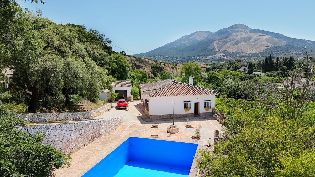 Casa de 3 Dormitorios y 2 Baños en venta en Alhaurin el Grande