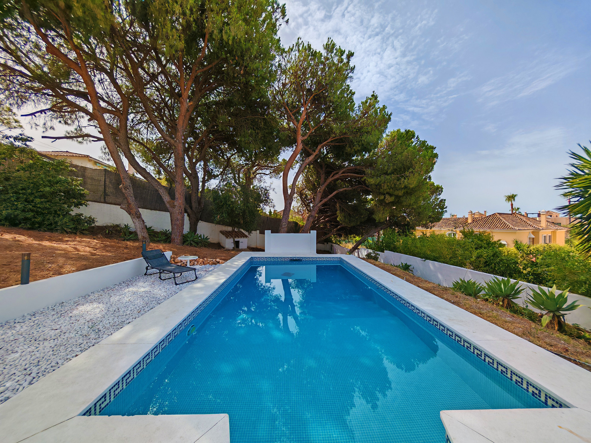 8 спални, 4 бани - Вила за продажба в Elviria, Marbella