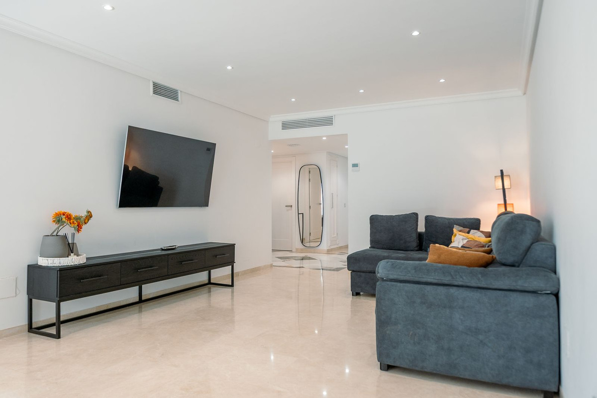 Piso de 3 Dormitorios y 3 Baños en venta en Estepona