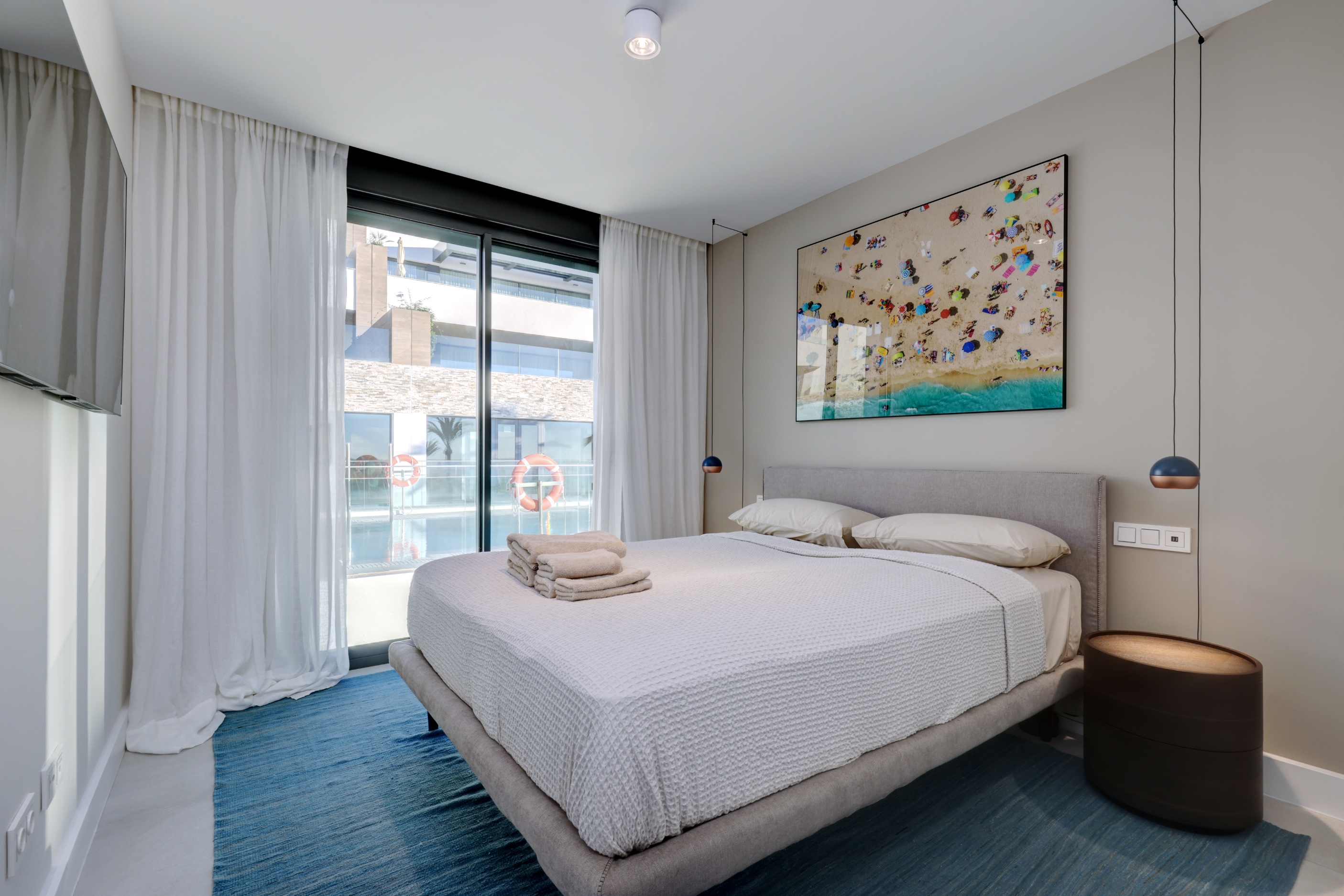 Piso de 2 Dormitorios y 2 Baños en venta en Artola, Marbella