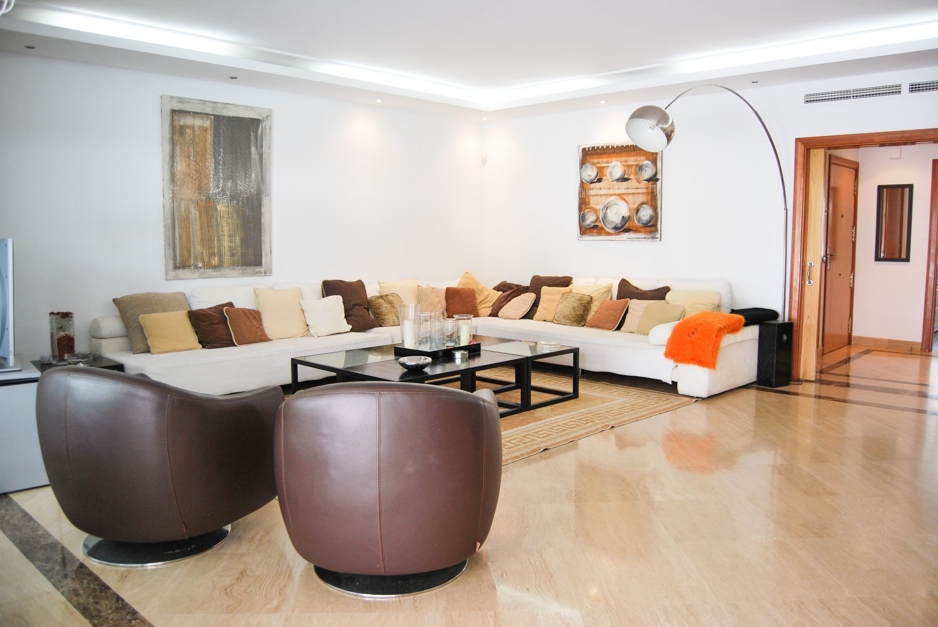 Piso de 4 Dormitorios en venta en Nueva Andalucía, Marbella