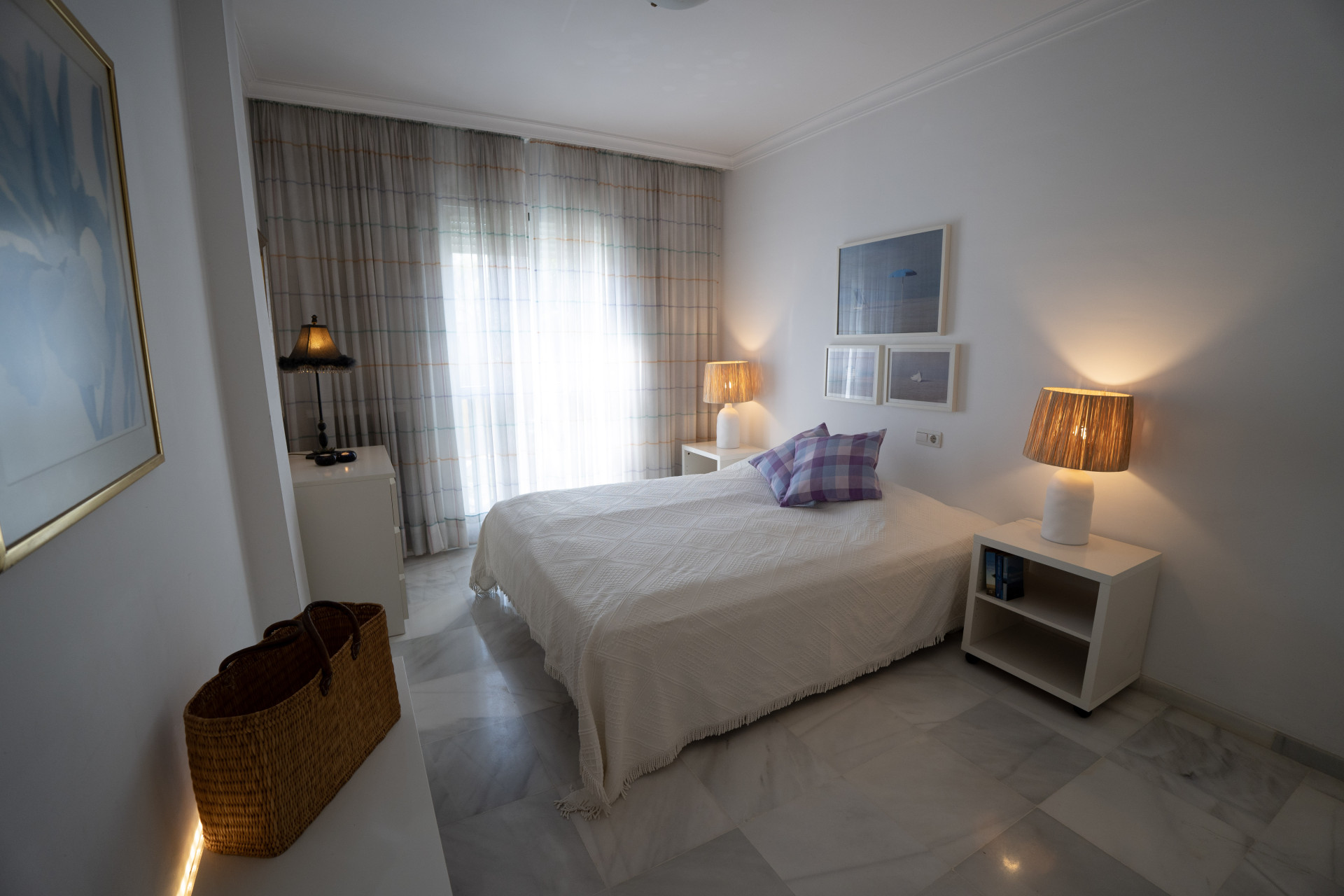 Piso de 2 Dormitorios y 2 Baños en alquiler en Nueva Andalucía, Marbella