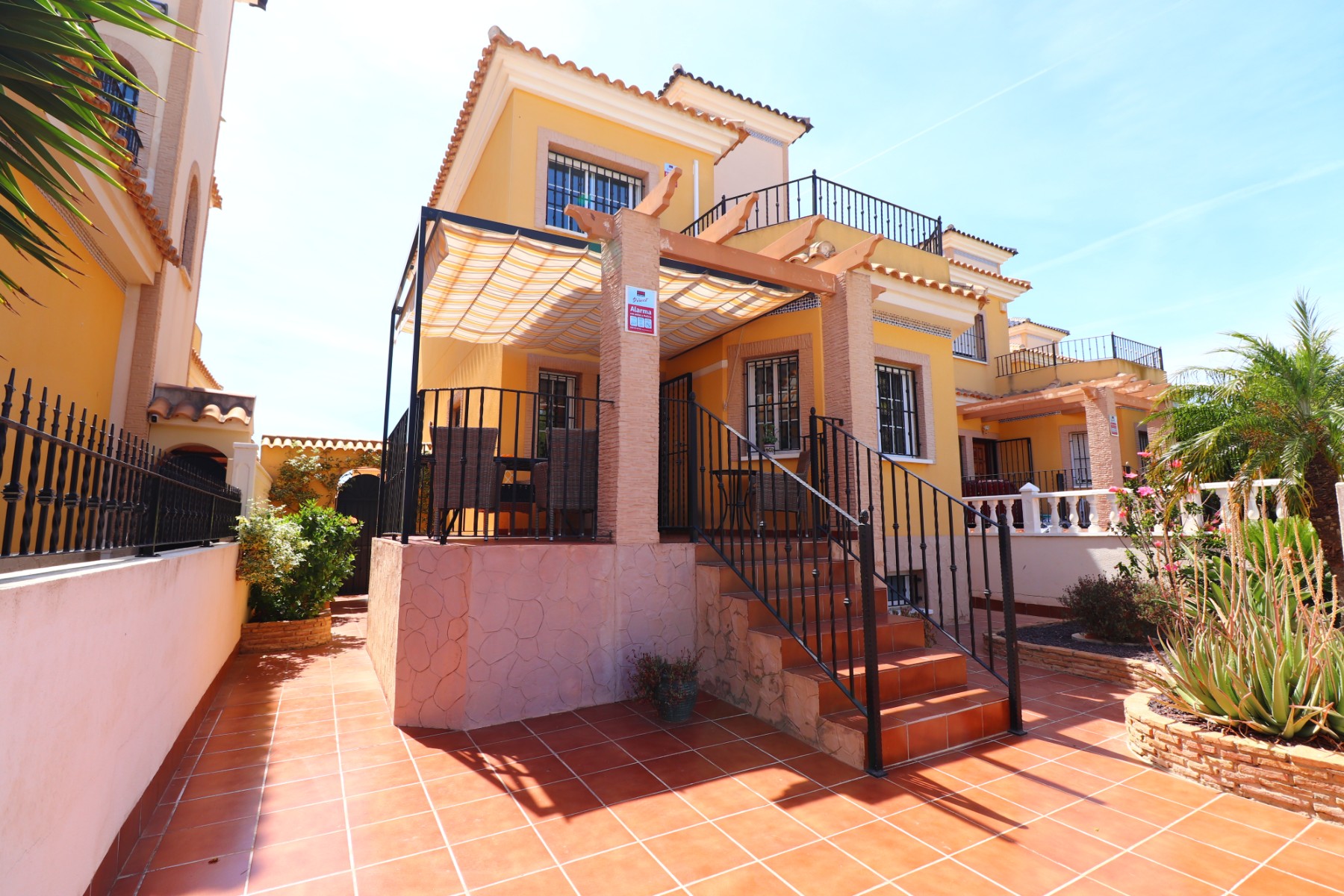 Casa de 5 Dormitorios y 3 Baños en venta en Algorfa