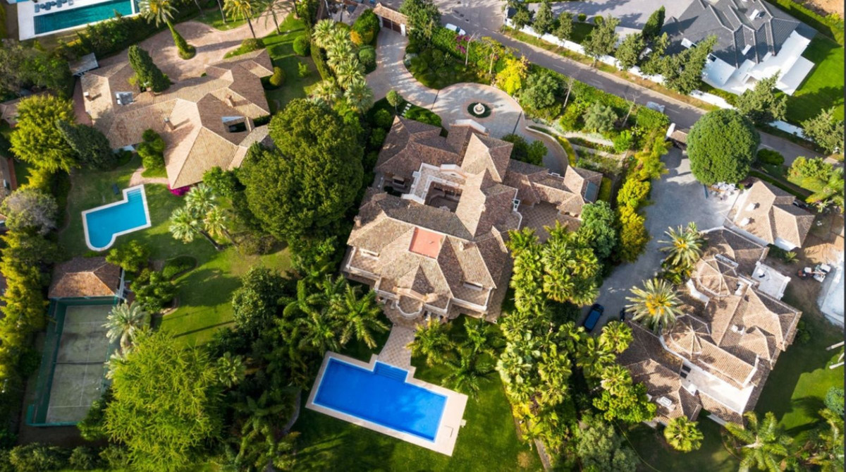 Casa de 8 Dormitorios en venta en Guadalmina Baja, San Pedro de Alcántara
