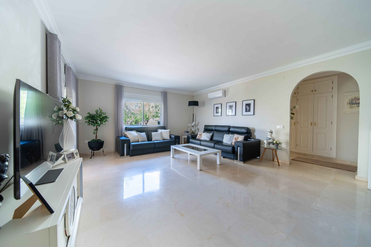 Piso de 3 Dormitorios y 2 Baños en venta en Mijas Golf