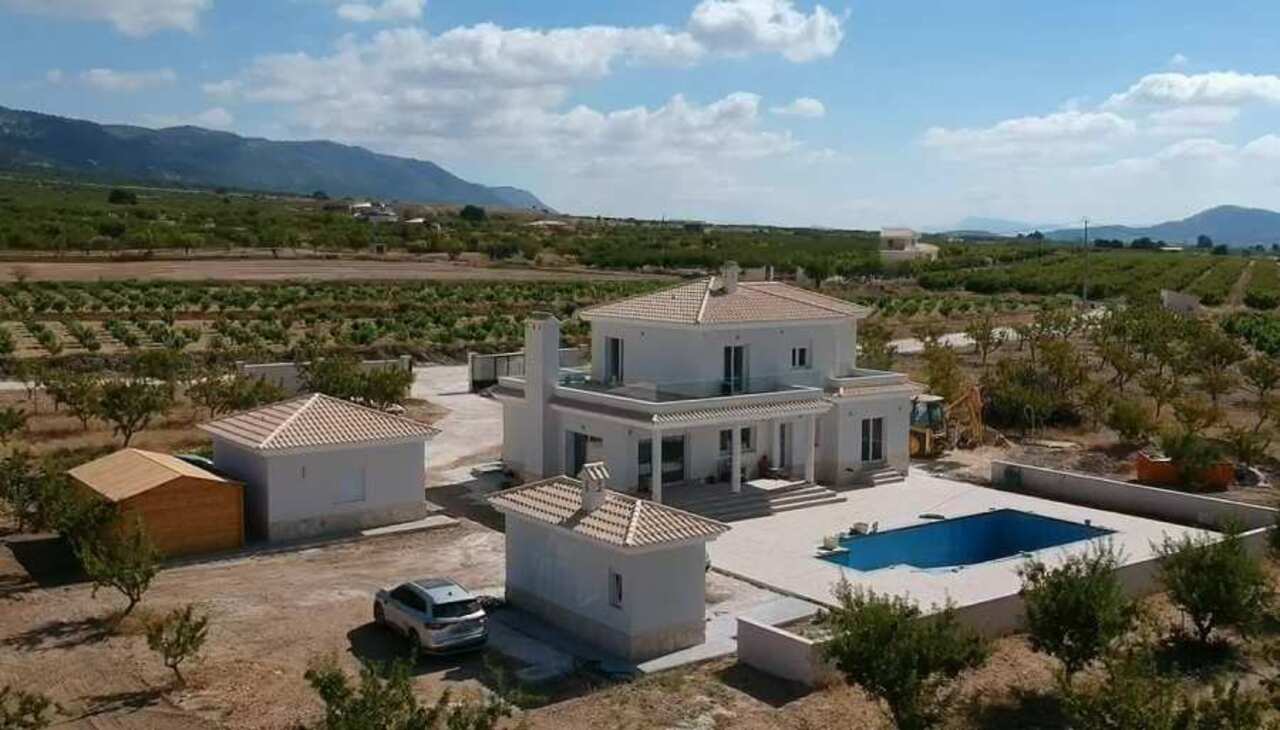 Casa de 4 Dormitorios en venta en El Pinós