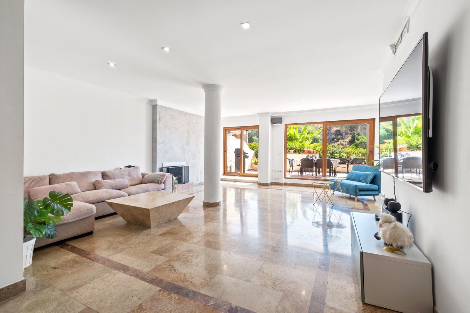 Piso de 3 Dormitorios y 3 Baños en venta en Milla de Oro, Marbella