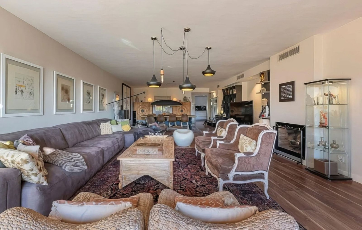 Ático de 3 Dormitorios en venta en Atalaya, Estepona