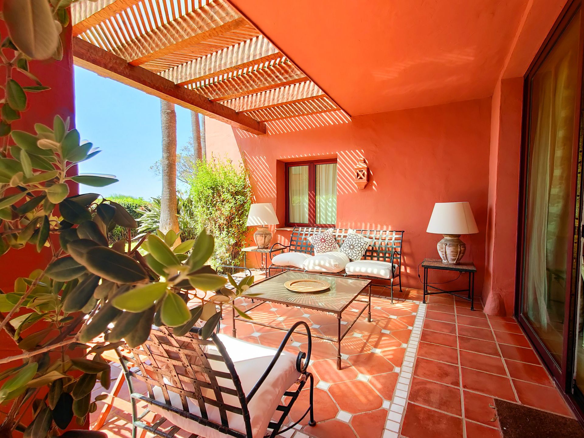 Piso de 4 Dormitorios y 5 Baños en venta en El Rosario, Marbella