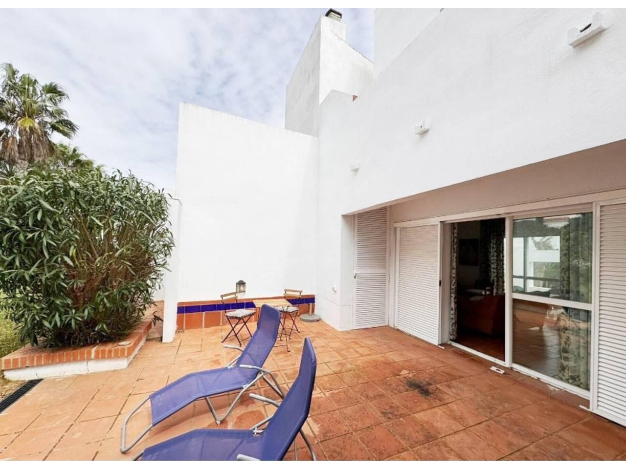 Casa Adosada de 3 Dormitorios y 2 Baños en venta en Chiclana de la Frontera