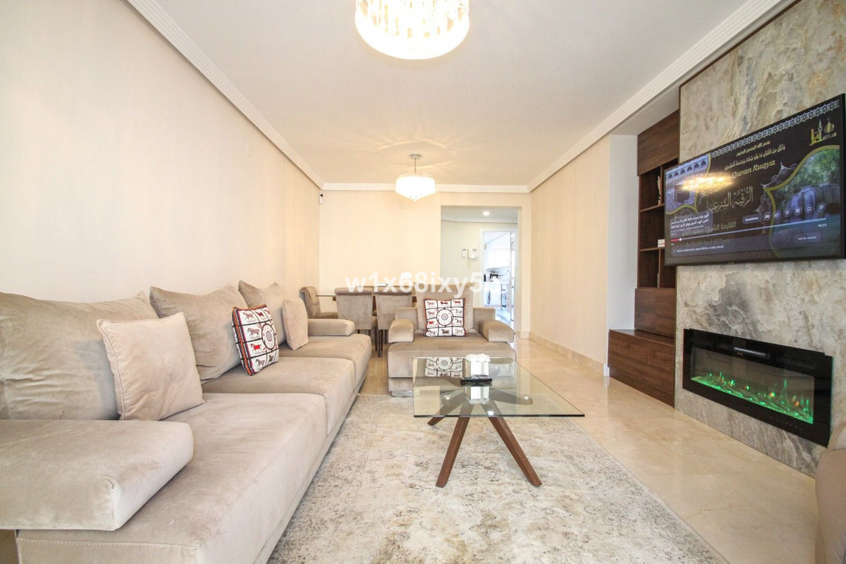 Piso de 2 Dormitorios y 2 Baños en venta en San Pedro de Alcántara