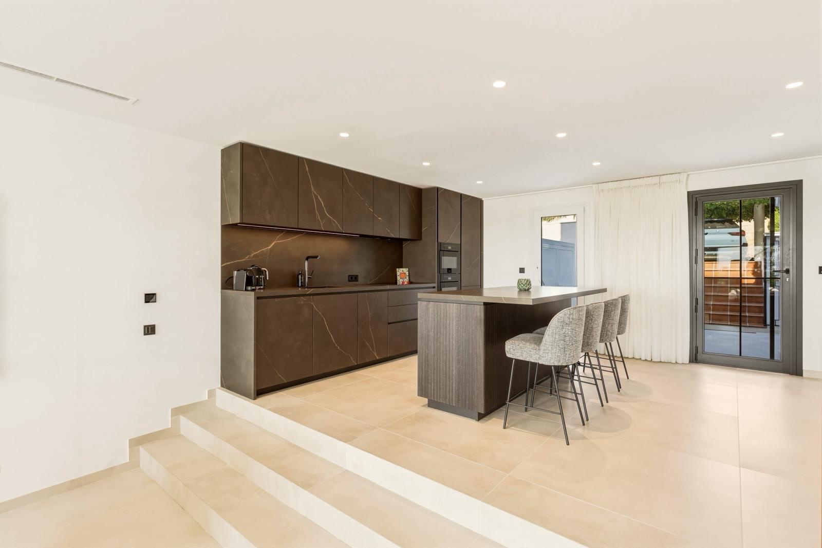 Casa Adosada de 3 Dormitorios y 2 Baños en venta en Benahavís