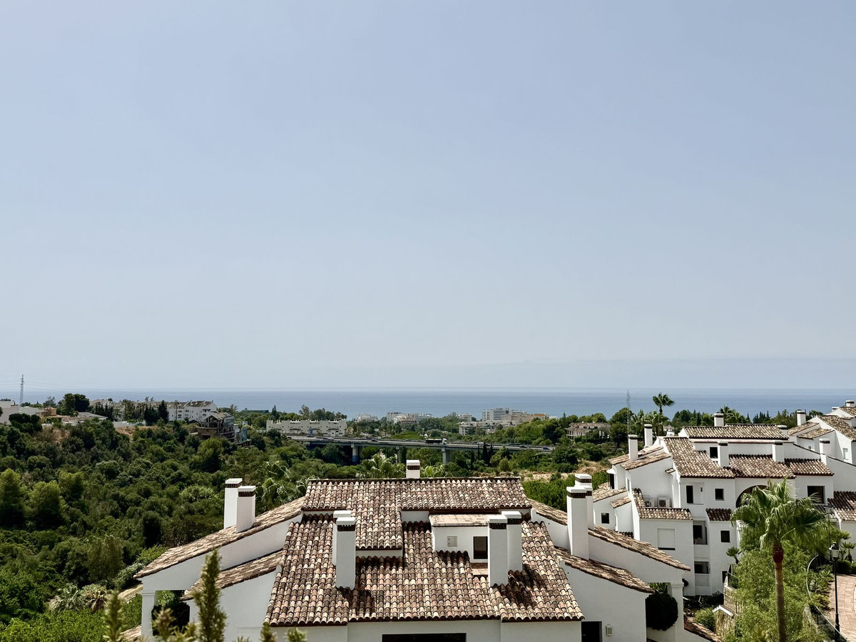 Piso de 4 Dormitorios en alquiler en Milla de Oro, Marbella